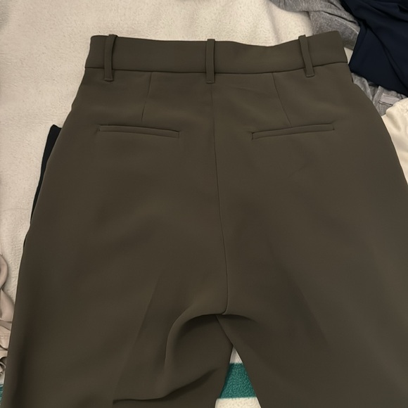 Aritzia Wilfred effortless pants - Picture 3 of 3